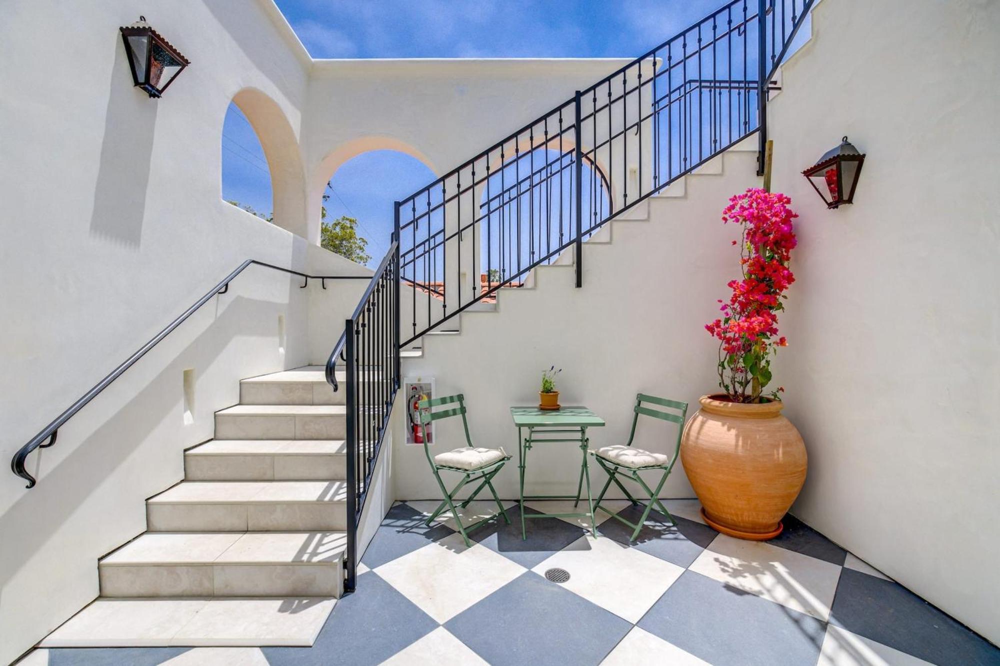 Casa De La Vina - Boutique Apartments In Downtown Santa Barbara Exterior photo